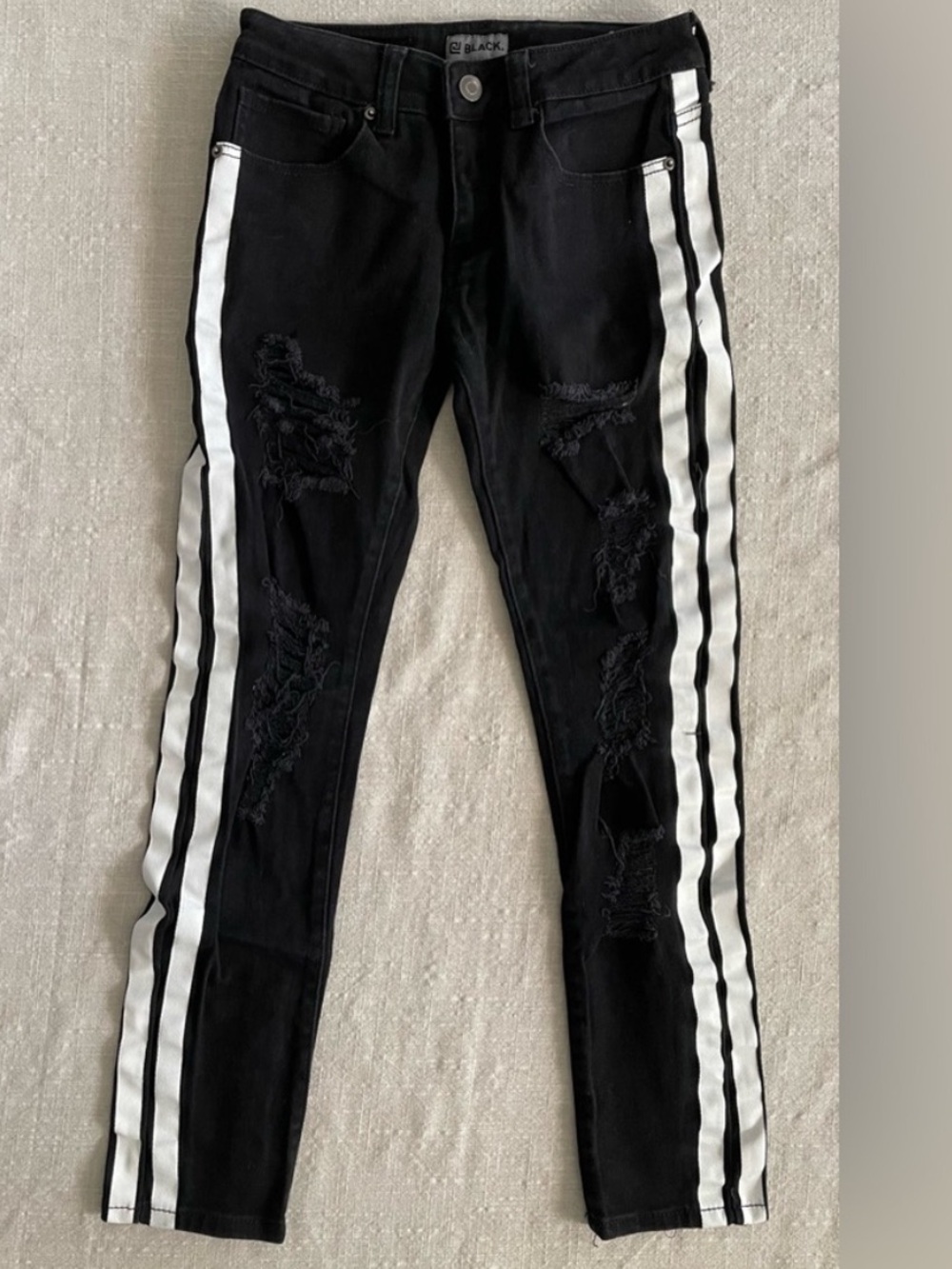 Black Distressed Women’s Jeans